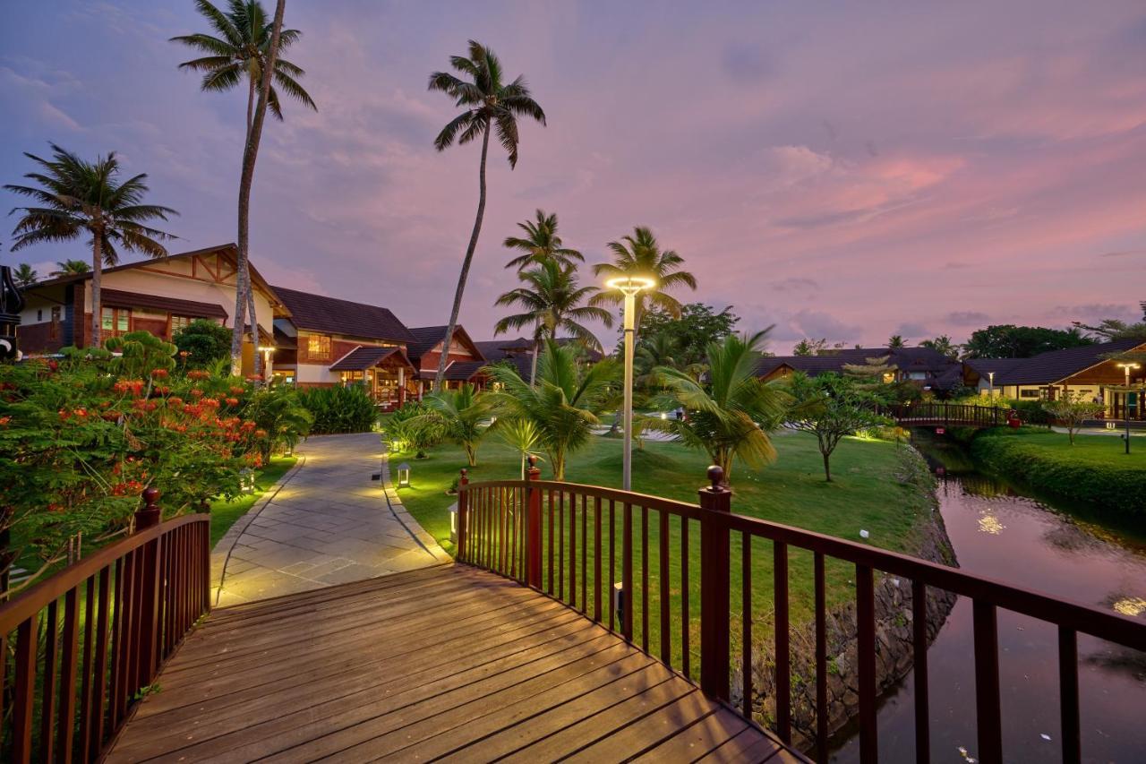 Gokulam Grand Resort & Spa, كوماراكوم المظهر الخارجي الصورة