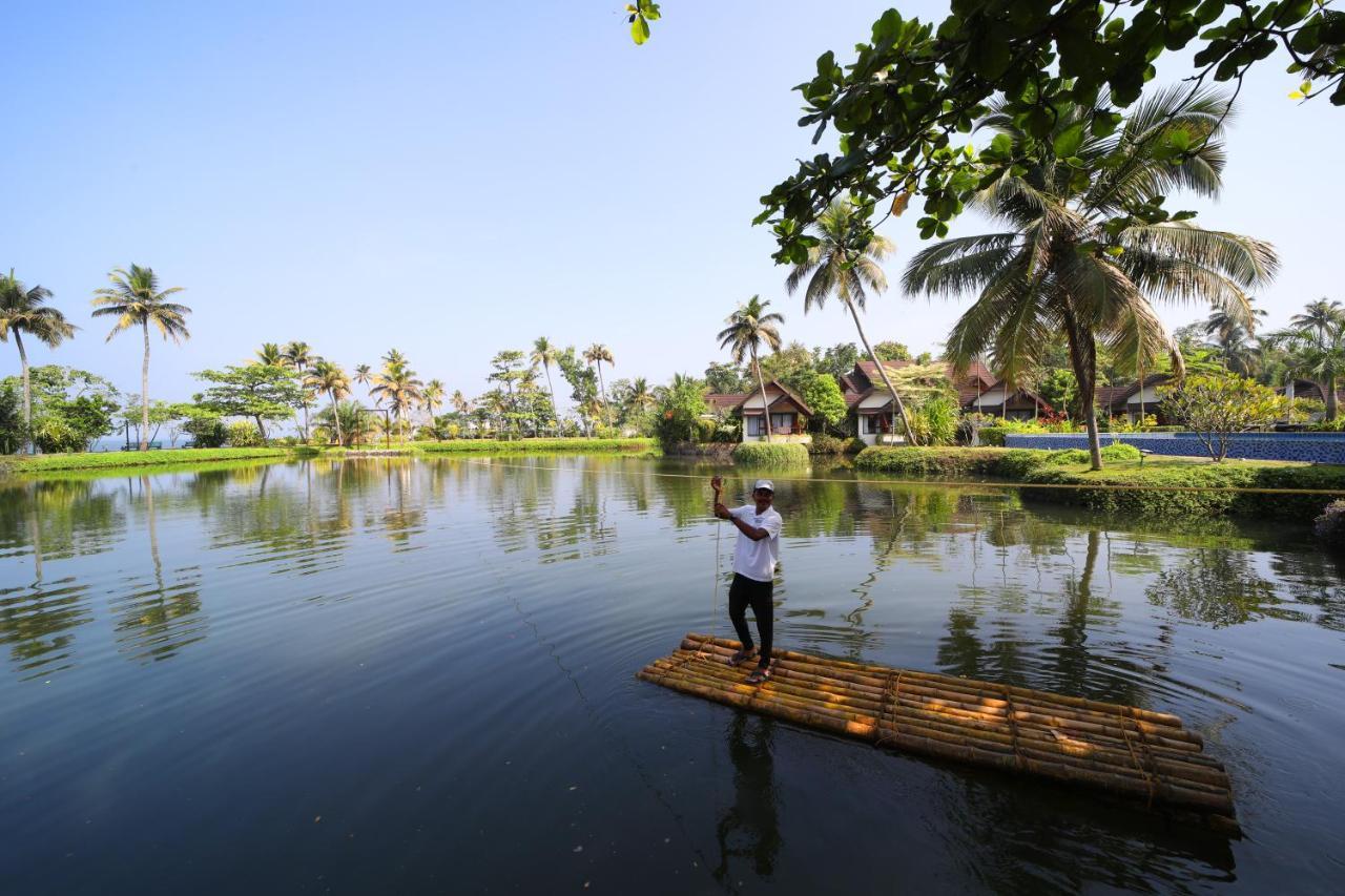 Gokulam Grand Resort & Spa, كوماراكوم المظهر الخارجي الصورة