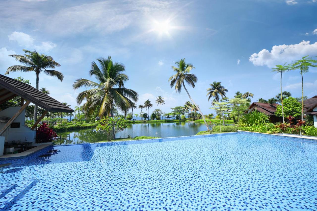Gokulam Grand Resort & Spa, كوماراكوم المظهر الخارجي الصورة