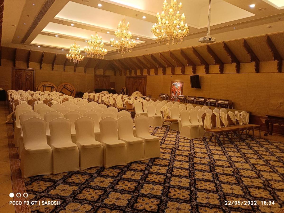 Gokulam Grand Resort & Spa, كوماراكوم المظهر الخارجي الصورة